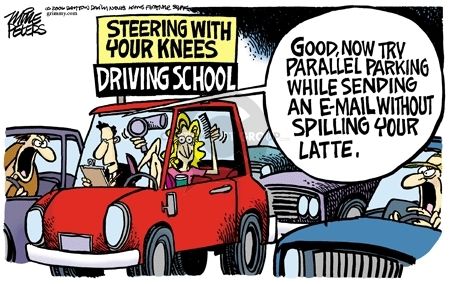 Een leerling oefent parkeren tijdens een rijles van Autorijschool Hartkamp
